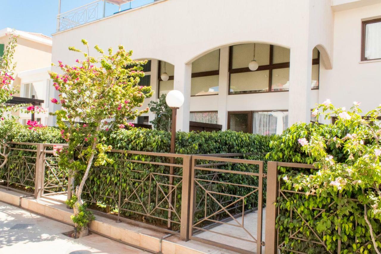 Galatex Beach Apartment Limassol Exterior photo